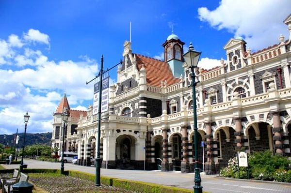 ダニーデン駅