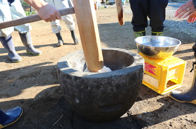 餅つきの様子