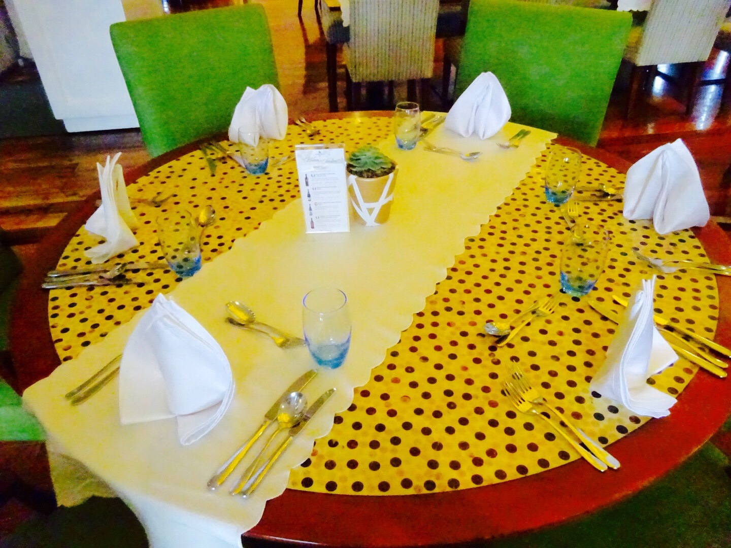 ランチのテーブル