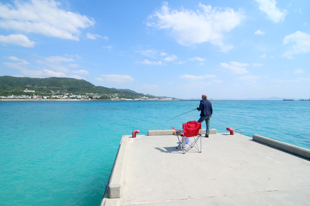 沖縄南部で人気の釣りスポットは 初心者も楽しめる釣り場まとめ Aini Magazine